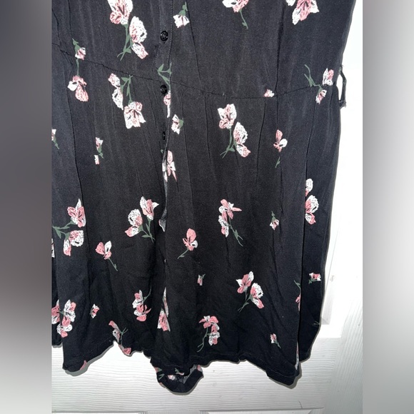 TORRID Floral V neck Above Knee Dress Size 1 EUC - Picture 4 of 8